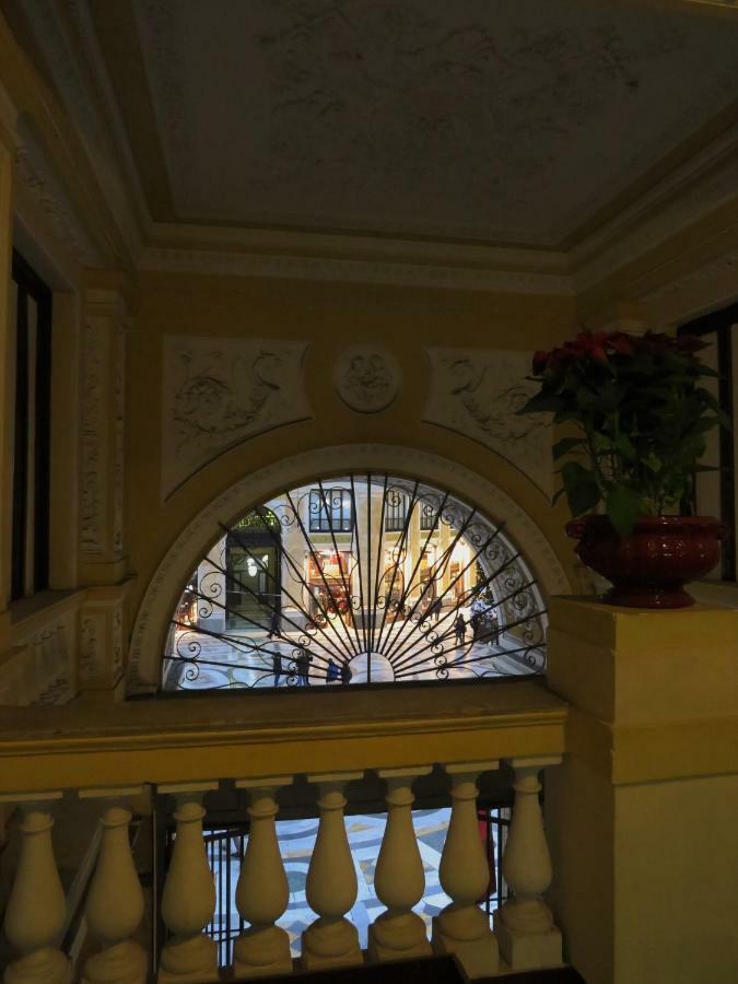Domus Sibyllina, Galleria Umberto I Наполи Екстериор снимка